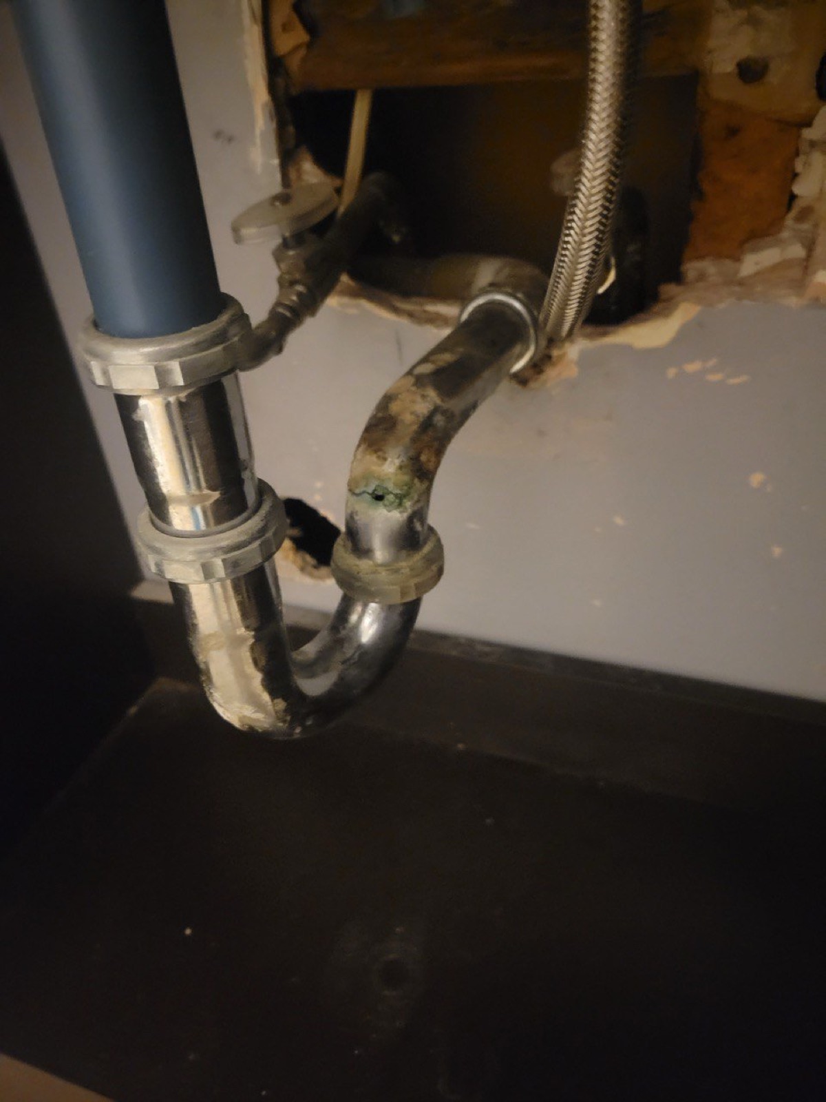Sink p-trap leak repair in a Niagara Region home