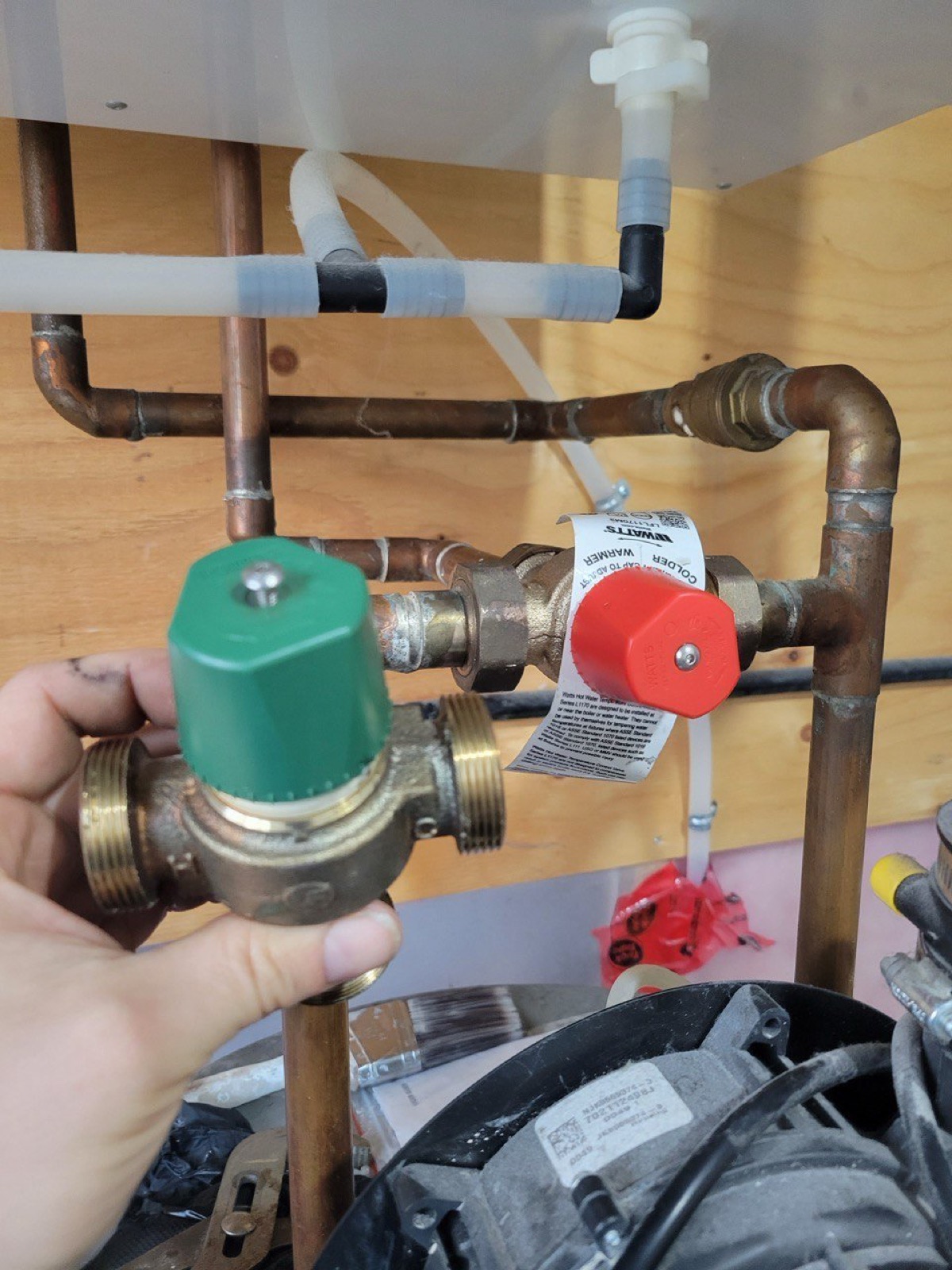 Copper manifold with shutoff valves on a Niagara Region water heater